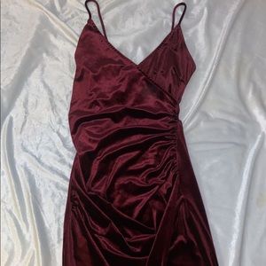 Red Windsor Knee Length Homecoming Dress